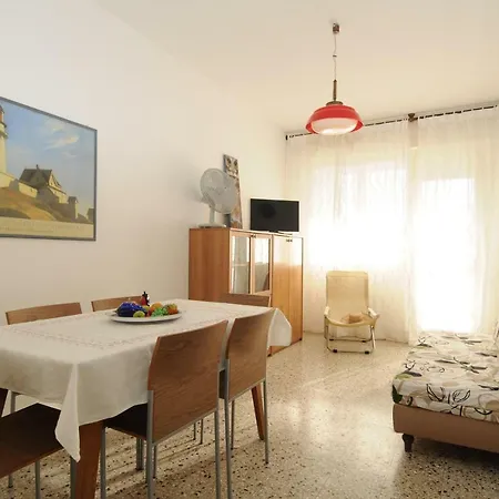 בית נופש Condominio Res. Palace ביביונה