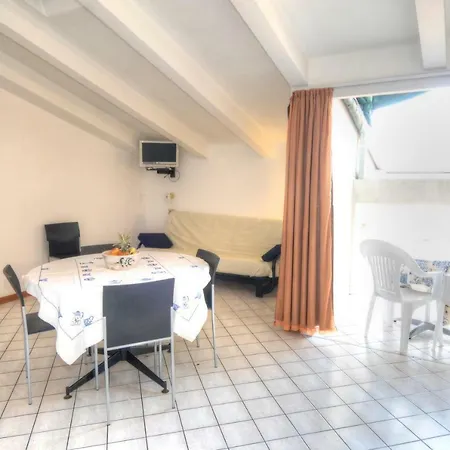 Condominio Res. Palace בית נופש ביביונה
