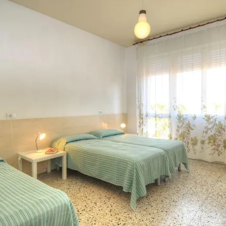 בית נופש Condominio Res. Palace ביביונה