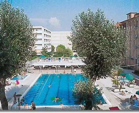 בית נופש Condominio Res. Palace *